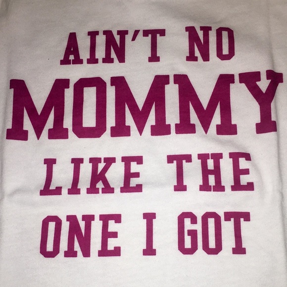 ❤️AIN’T NO MOMMY TEE - Picture 2 of 3